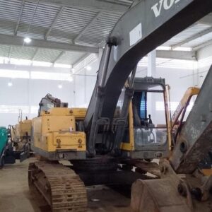 Escavadeira Volvo EC 210B