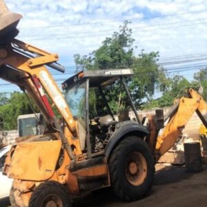 Retroescavadeira Case 580N